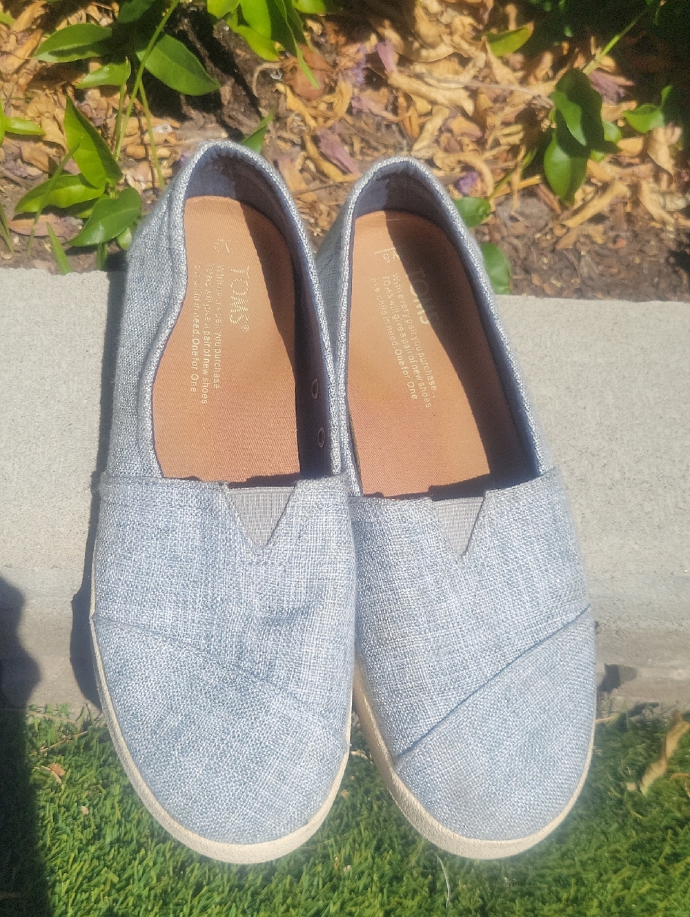 Toms Light Gray Casual Slip-On Shoes Sz 9